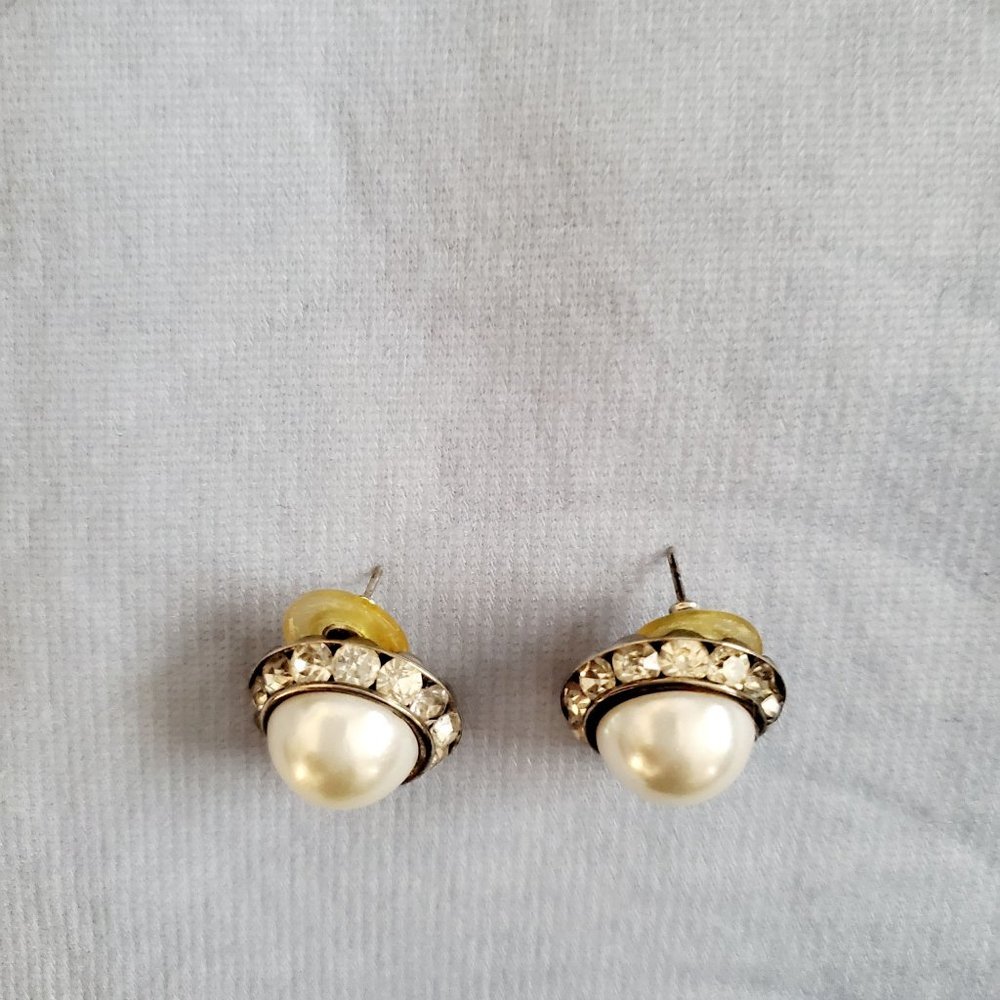 Women's Fashion Jewelry Faux Domed Pearl Enamel Crystals Swirl‎ Earrings - Picture 5 of 8